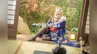 大神KFC商场尾随偷拍 一半抹胸的珍珠粉裙美女买单被抄底，逼夹住浅绿内裤