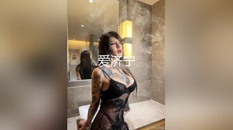 KTV里叫了个妞要爽一下,没想到这么漂亮的妞比金主的屌还大,妞竟然在厕所把金主给操了刺激