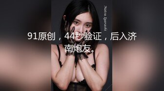 商城跟随偷窥跟男友逛街的漂亮美女 爱臭美喜欢拍照 小内内有点污