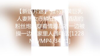 居家二胎40多岁轻熟妇,墙上挂着两个孩子的照片,生活不易,长大孩子看到会怎样