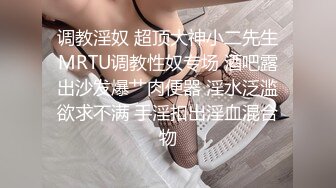 黑丝露脸高颜值车模跟大哥激情啪啪大秀，配合度相当高的让小哥各种体位抽插爆草，吃奶玩逼呻吟可射精彩刺激