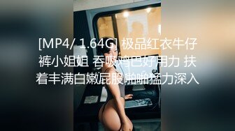 原创女友掰开小穴等待大鸡的插入叫声超级大