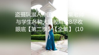 2023新流出黑客破解家庭网络摄像头偷拍模特身材美女洗完澡在简陋客厅擦身整理头发