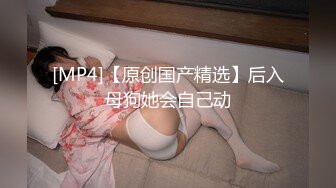 让女朋友穿上护士制服窗台操